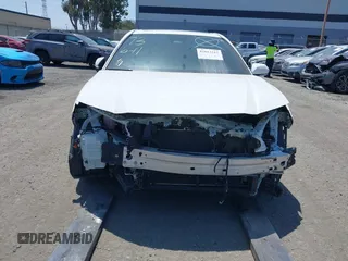 2025 Toyota Camry LE z VIN 4T1DAACK8SU029853, wystawiony jako IAAI lot #41813312 z przebiegiem 25 522 mil mil oraz . Historia ofert i sprzedaży dostępna na DreamBid. Obrazek 13.