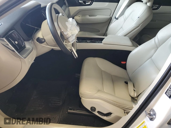 2018 Volvo XC60 Momentum with VIN LYV102RK5JB101138, listed as a Copart auction lot 54764115 with 58,396 mi miles and Salvage title. Bid and sale history available at DreamBid. Image 7.