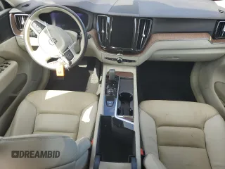 2022 Volvo XC60 Momentum z VIN YV4L12DK8N1909801, wystawiony jako Copart lot #77384044 z przebiegiem Nie podano mil oraz Nie do naprawy • Non repairable. Historia ofert i sprzedaży dostępna na DreamBid. Obrazek 8.