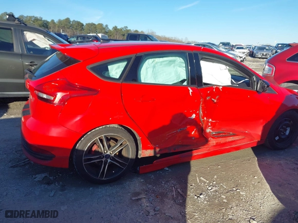 2015 Ford Focus ST with VIN 1FADP3L98FL238958, listed as a IAAI auction lot 41307187 with 162,927 mi miles. Bid and sale history available at carsss.com. Image 13.