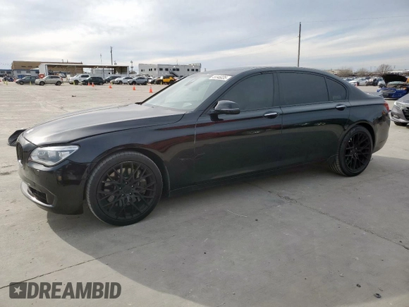 2015 BMW 7 Series 750Li xDrive z VIN WBAYF8C54FD654540, wystawiony jako Copart lot #49346035 z przebiegiem 98 336 mil mil oraz Szkoda całkowita • Salvage title. Historia ofert i sprzedaży dostępna na DreamBid. Obrazek 1.