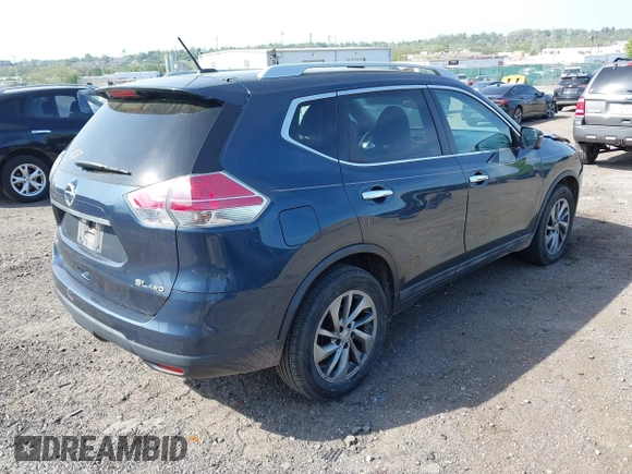 2015 Nissan Rogue SL z VIN 5N1AT2MVXFC797938, wystawiony jako IAAI lot #42129111 z przebiegiem 133 898 mil mil oraz . Historia ofert i sprzedaży dostępna na DreamBid. Obrazek 4.