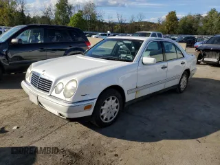 1996 Mercedes-Benz E-Class with VIN WDBJF55F9TJ005448, listed as a Copart auction lot 75096904 with 186,282 mi miles and Clean Title. Bid and sale history available at carsss.com. Image 1.