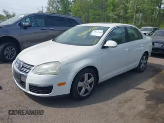 2008 Volkswagen Jetta SE with VIN 3VWRZ71KX8M173889, listed as a IAAI auction lot 42062818 with Not provided miles and . Bid and sale history available at DreamBid. Image 2.