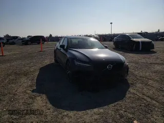2024 Volvo S60 Core Dark Theme z VIN 7JRL12TK9RG305506, wystawiony jako Copart lot #43276995 z przebiegiem 603 mil mil oraz Szkoda całkowita • Salvage title. Historia ofert i sprzedaży dostępna na DreamBid. Obrazek 10.