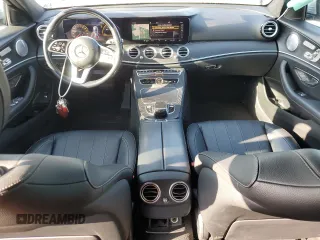 2020 Mercedes-Benz E 350 z VIN W1KZF8DB2LA828359, wystawiony jako Copart lot #55533875 z przebiegiem 120 930 mil mil oraz Szkoda całkowita • Salvage title. Historia ofert i sprzedaży dostępna na DreamBid. Obrazek 8.