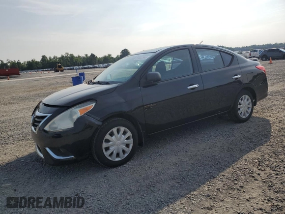 2015 Nissan Versa SV z VIN 3N1CN7AP5FL891369, wystawiony jako Copart lot #59352585 z przebiegiem 59 951 mil mil oraz Szkoda całkowita • Salvage title. Historia ofert i sprzedaży dostępna na DreamBid. Obrazek 1.