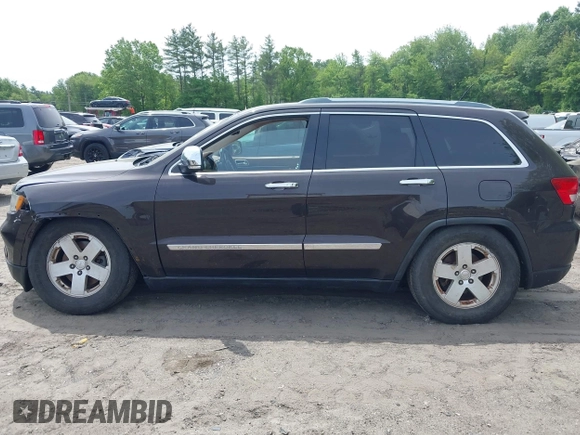 2011 Jeep Grand Cherokee Overland z VIN 1J4RR6GT2BC700758, wystawiony jako IAAI lot #42260235 z przebiegiem 98 609 mil mil oraz . Historia ofert i sprzedaży dostępna na DreamBid. Obrazek 14.