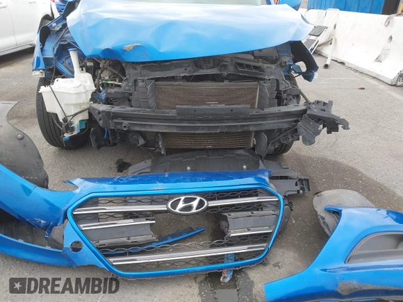 2017 Hyundai Elantra z VIN KMHD35LH8HU379319, wystawiony jako IAAI lot #41895779 z przebiegiem 80 918 mil mil oraz . Historia ofert i sprzedaży dostępna na DreamBid. Obrazek 6.