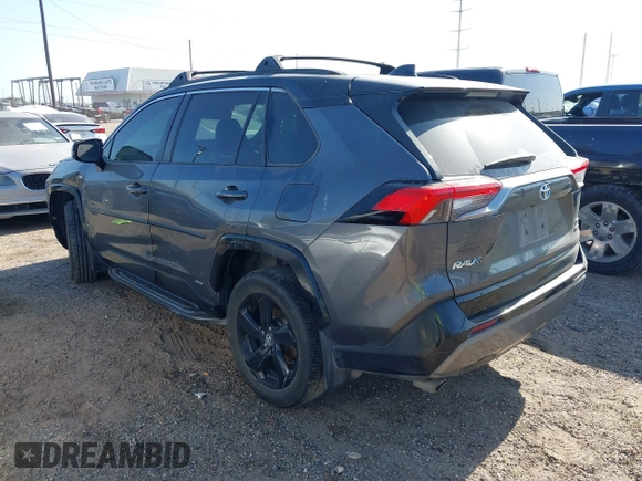 2021 Toyota RAV4 Hybrid XSE z VIN 2T3E6RFV8MW006805, wystawiony jako IAAI lot #41973250 z przebiegiem 77 483 mil mil oraz . Historia ofert i sprzedaży dostępna na DreamBid. Obrazek 3.