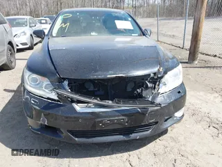 2011 Lexus LS 460 z VIN JTHCL5EF2B5010516, wystawiony jako IAAI lot #41930484 z przebiegiem 211 739 mil mil oraz . Historia ofert i sprzedaży dostępna na DreamBid. Obrazek 12.