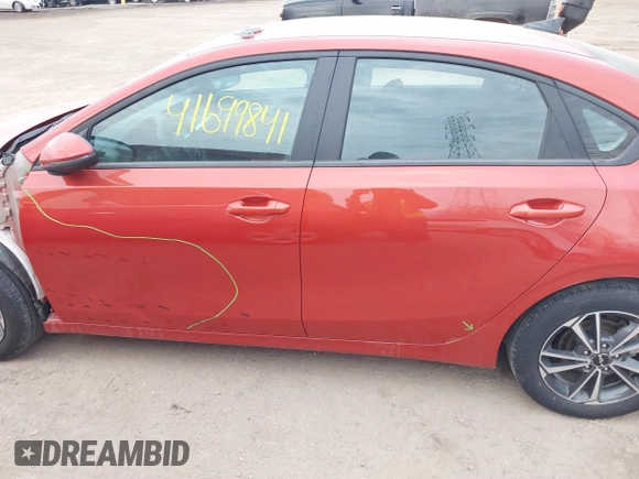 2024 Kia Forte LX with VIN 3KPF24AD9RE730734, listed as a IAAI auction lot 41699841 with 17,600 mi miles. Bid and sale history available at carsss.com. Image 14.