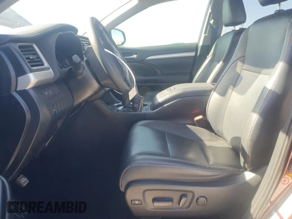 2019 Toyota Highlander SE z VIN 5TDJZRFH2KS988314, wystawiony jako Copart lot #54784145 z przebiegiem 57 851 mil mil oraz Szkoda całkowita • Salvage title. Historia ofert i sprzedaży dostępna na DreamBid. Obrazek 7.
