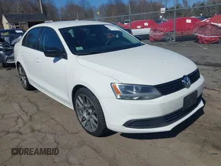 2014 Volkswagen Jetta S z VIN 3VW2K7AJ4EM207575, wystawiony jako IAAI lot #41826087 z przebiegiem 132 686 mil mil oraz . Historia ofert i sprzedaży dostępna na DreamBid. Obrazek 1.