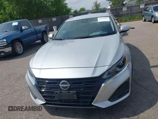 2023 Nissan Altima SV z VIN 1N4BL4DV0PN385186, wystawiony jako IAAI lot #42421832 z przebiegiem 44 341 mil mil oraz . Historia ofert i sprzedaży dostępna na DreamBid. Obrazek 12.
