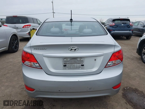 2013 Hyundai Accent GLS z VIN KMHCT4AE3DU548980, wystawiony jako IAAI lot #41562618 z przebiegiem 62 704 mil mil oraz . Historia ofert i sprzedaży dostępna na DreamBid. Obrazek 17.