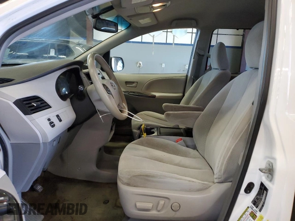 2014 Toyota Sienna LE with VIN 5TDJK3DC5ES090576, listed as a Copart auction lot 46333725 with 201,860 mi miles and Clean Title. Bid and sale history available at DreamBid. Image 7.