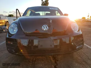 2019 Volkswagen Beetle S with VIN 3VWFD7AT3KM710863, listed as a Copart auction lot 79176004 with 0 mi miles and Salvage Title. Bid and sale history available at carsss.com. Image 5.