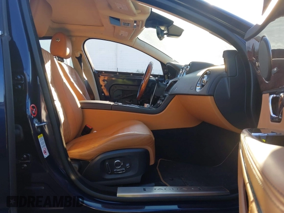 2019 Jaguar XJ Portfolio with VIN SAJWA2G7XK8W20284, listed as a IAAI auction lot 41289613 with 29,414 mi miles and . Bid and sale history available at DreamBid. Image 5.