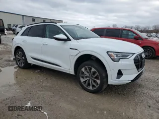 2021 Audi e-tron Premium Plus with VIN WA1LAAGE4MB003487, listed as a Copart auction lot 82790024 with 28,165 mi miles and Salvage title. Bid and sale history available at DreamBid. Image 4.