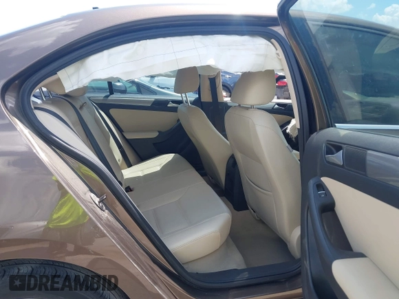 2015 Volkswagen Jetta SE with VIN 3VWD07AJ0FM214295, listed as a IAAI auction lot 42593549 with 62,720 mi miles and . Bid and sale history available at DreamBid. Image 8.