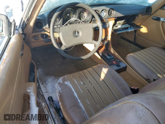 1985 Mercedes-Benz 380 z VIN WDBBA45C1FA026172, wystawiony jako Copart lot #44573545 z przebiegiem 149 808 mil mil oraz Szkoda całkowita • Salvage title. Historia ofert i sprzedaży dostępna na DreamBid. Obrazek 8.