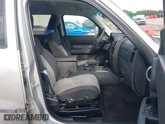 2007 Dodge Nitro SXT with VIN 1D8GU28K37W562598, listed as a IAAI auction lot 42491176 with 202,676 mi miles and . Bid and sale history available at DreamBid. Image 5.