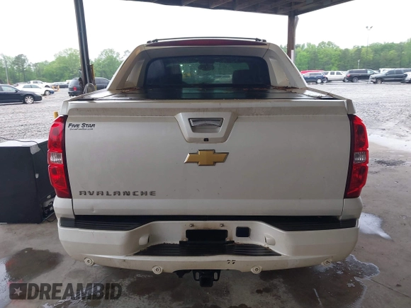 2013 Chevrolet Avalanche LTZ with VIN 3GNMCGE03DG296330, listed as a IAAI auction lot 41985209 with 265,798 mi miles and . Bid and sale history available at DreamBid. Image 16.