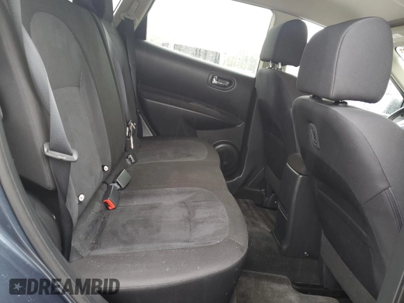 2015 Nissan Rogue S z VIN JN8AS5MV8FW254924, wystawiony jako Copart lot #57020965 z przebiegiem 121 935 mil mil oraz Szkody całkowita. Historia ofert i sprzedaży dostępna na DreamBid. Obrazek 11.
