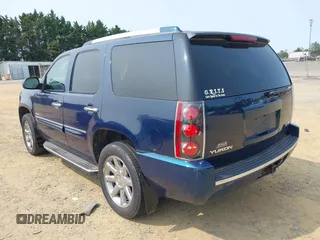 2007 GMC Yukon Denali z VIN 1GKFK63847J313456, wystawiony jako IAAI lot #42360981 z przebiegiem 179 670 mil mil oraz . Historia ofert i sprzedaży dostępna na DreamBid. Obrazek 3.