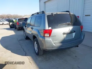 2008 Mitsubishi Endeavor LS with VIN 4A4MN21S98E043502, listed as a IAAI auction lot 41783447 with 114,394 mi miles. Bid and sale history available at carsss.com. Image 3.