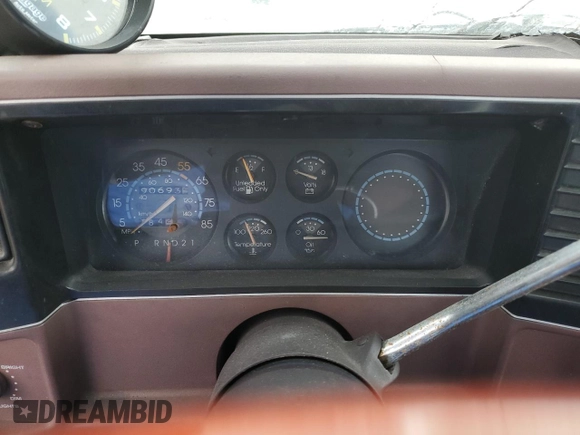 1986 Chevrolet El Camino SS z VIN 3GCCW80H8GS916332, wystawiony jako Copart lot #58666075 z przebiegiem 90 693 mil mil oraz Czysty tytuł • Clean title. Historia ofert i sprzedaży dostępna na DreamBid. Obrazek 9.
