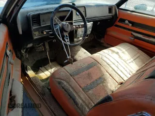 1980 Chevrolet El Camino z VIN 1W80KAD418693, wystawiony jako Copart lot #68218644 z przebiegiem Nie podano mil oraz Szkoda całkowita • Salvage title. Historia ofert i sprzedaży dostępna na DreamBid. Obrazek 8.