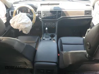 2018 Volkswagen Atlas SE with VIN 1V2LR2CA6JC577519, listed as a Copart auction lot 61823185 with 143,254 mi miles and Salvage title. Bid and sale history available at DreamBid. Image 8.