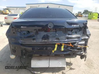 2020 BMW 7 Series 750i xDrive with VIN WBA7U2C04LCD70929, listed as a Copart auction lot 69319703 with 21,729 mi miles. Bid and sale history available at carsss.com. Image 6.