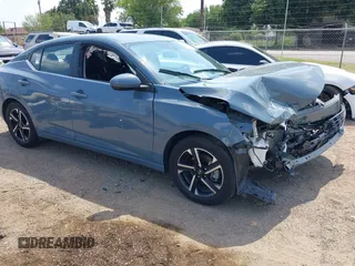2024 Nissan Sentra SV z VIN 3N1AB8CV5RY272294, wystawiony jako IAAI lot #42353896 z przebiegiem 10 524 mil mil oraz . Historia ofert i sprzedaży dostępna na DreamBid. Obrazek 1.
