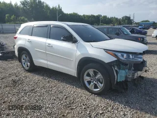 2017 Toyota Highlander Limited with VIN 5TDDZRFH1HS406242, listed as a Copart auction lot 61492715 with 99,285 mi miles and Salvage title. Bid and sale history available at DreamBid. Image 4.
