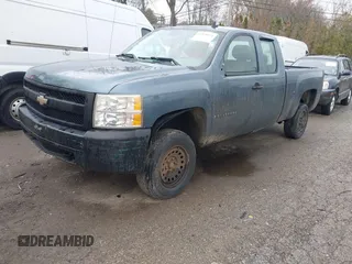 2007 Chevrolet Silverado 1500 1LT with VIN 2GCEK19C271715718, listed as a IAAI auction lot 42028834 with 152,700 mi miles and . Bid and sale history available at DreamBid. Image 2.