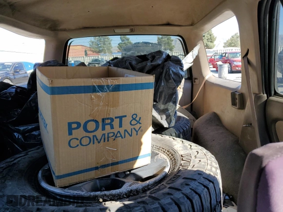 2000 Toyota 4Runner SR5 z VIN JT3HN86R6Y0276742, wystawiony jako Copart lot #46050895 z przebiegiem Nie podano mil oraz Szkoda całkowita • Salvage title. Historia ofert i sprzedaży dostępna na DreamBid. Obrazek 10.
