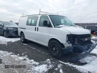 2014 Chevrolet Express Cargo z VIN 1GCSGAFX4E1139371, wystawiony jako IAAI lot #41282045 z przebiegiem 119 745 mil mil oraz . Historia ofert i sprzedaży dostępna na DreamBid. Obrazek 1.