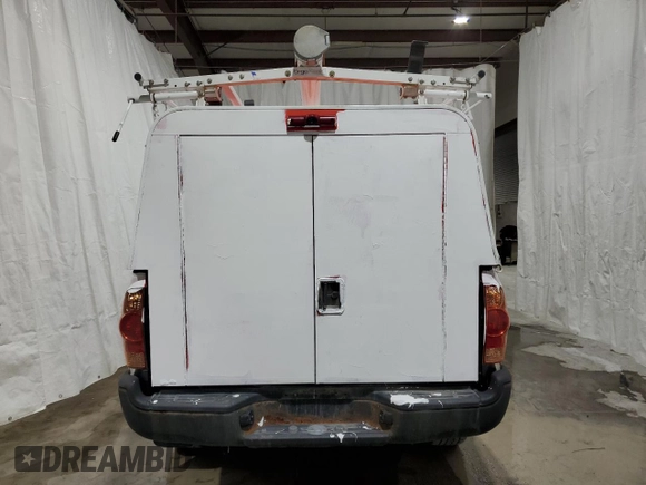 2015 Toyota Tacoma z VIN 5TFUX4ENXFX034293, wystawiony jako Copart lot #59129425 z przebiegiem 200 417 mil mil oraz Czysty tytuł • Clean title. Historia ofert i sprzedaży dostępna na DreamBid. Obrazek 6.