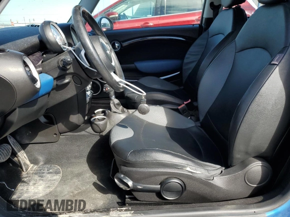 2007 MINI Hardtop S with VIN WMWMF735X7TL92555, listed as a Copart auction lot 46820165 with 98,314 mi miles and Clean Title. Bid and sale history available at DreamBid. Image 7.