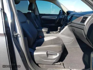 2019 Volkswagen Atlas 3.6L V6 SE w/Technology with VIN 1V2UR2CA8KC559299, listed as a IAAI auction lot 41743354 with 93,872 mi miles. Bid and sale history available at carsss.com. Image 5.