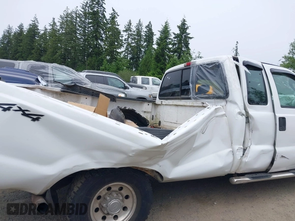 2004 Ford Super Duty F-250 XL with VIN 1FTNX21PX4EA25232, listed as a IAAI auction lot 39570173 with 246,165 mi miles. Bid and sale history available at carsss.com. Image 17.