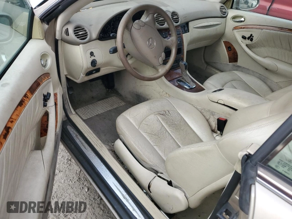 2004 Mercedes-Benz CLK 320 z VIN WDBTJ65JX4F102602, wystawiony jako Copart lot #48133485 z przebiegiem 143 166 mil mil oraz Szkoda całkowita • Salvage title. Historia ofert i sprzedaży dostępna na DreamBid. Obrazek 8.