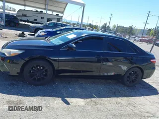 2017 Toyota Camry XLE z VIN 4T1BF1FK6HU370827, wystawiony jako IAAI lot #41870412 z przebiegiem 95 975 mil mil oraz . Historia ofert i sprzedaży dostępna na DreamBid. Obrazek 14.