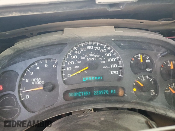 2004 Chevrolet Avalanche Z66 with VIN 3GNEC12T94G129986, listed as a Copart auction lot 71597374 with 225,978 mi miles and Salvage Title. Bid and sale history available at carsss.com. Image 9.