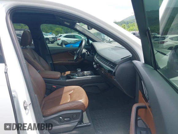 2017 Audi Q7 Prestige with VIN WA1VAAF73HD037362, listed as a IAAI auction lot 42423433 with 71,357 mi miles and . Bid and sale history available at DreamBid. Image 5.