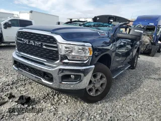 2024 Ram 2500 Big Horn z VIN 3C6UR5DJXRG322927, wystawiony jako Copart lot #48777445 z przebiegiem Nie podano mil oraz Szkoda całkowita • Salvage title. Historia ofert i sprzedaży dostępna na DreamBid. Obrazek 1.