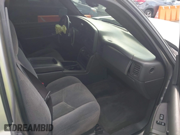 2005 Chevrolet Silverado 1500 LS with VIN 2GCEC19T651252136, listed as a IAAI auction lot 41579633 with 178,625 mi miles and . Bid and sale history available at DreamBid. Image 5.